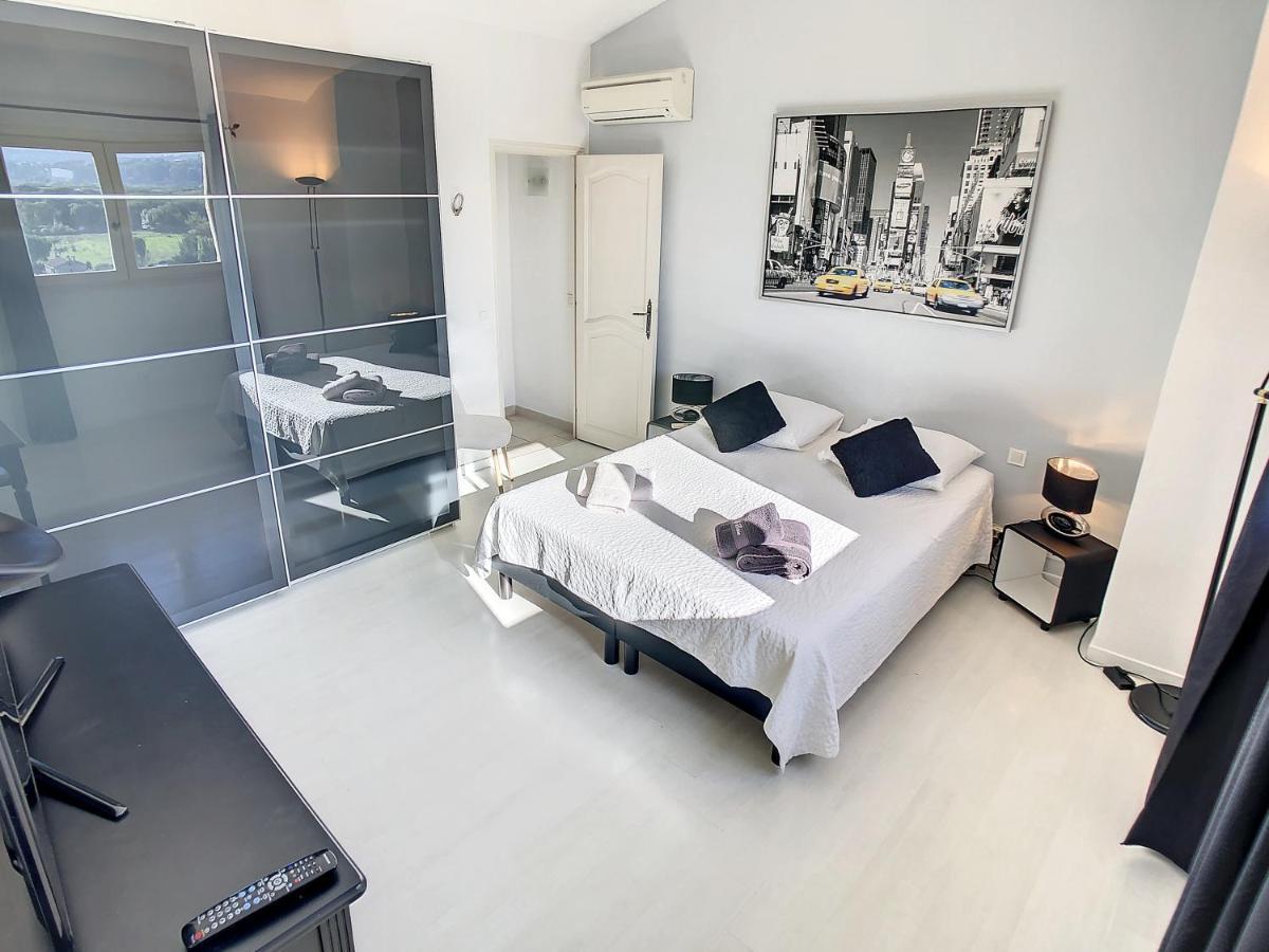 3 Bedrooms Villa Near Cannes - Pool & Jacuzzi - Sea View Мандельє-ла-Напуль Екстер'єр фото